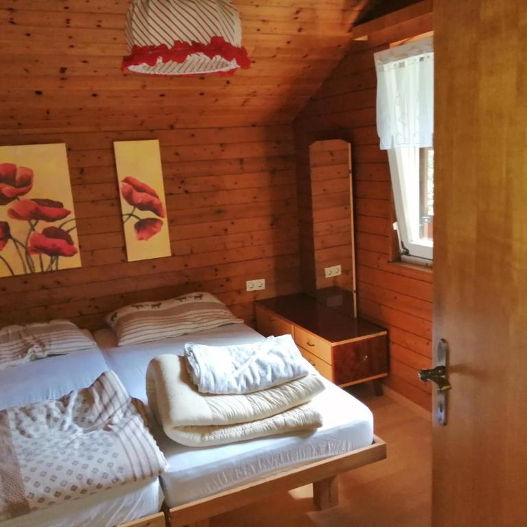 Ferienwohnung in abgelegener Ski- und Wanderhütte - Apartment mit 3 Schlafzimmern und Dusche - 3