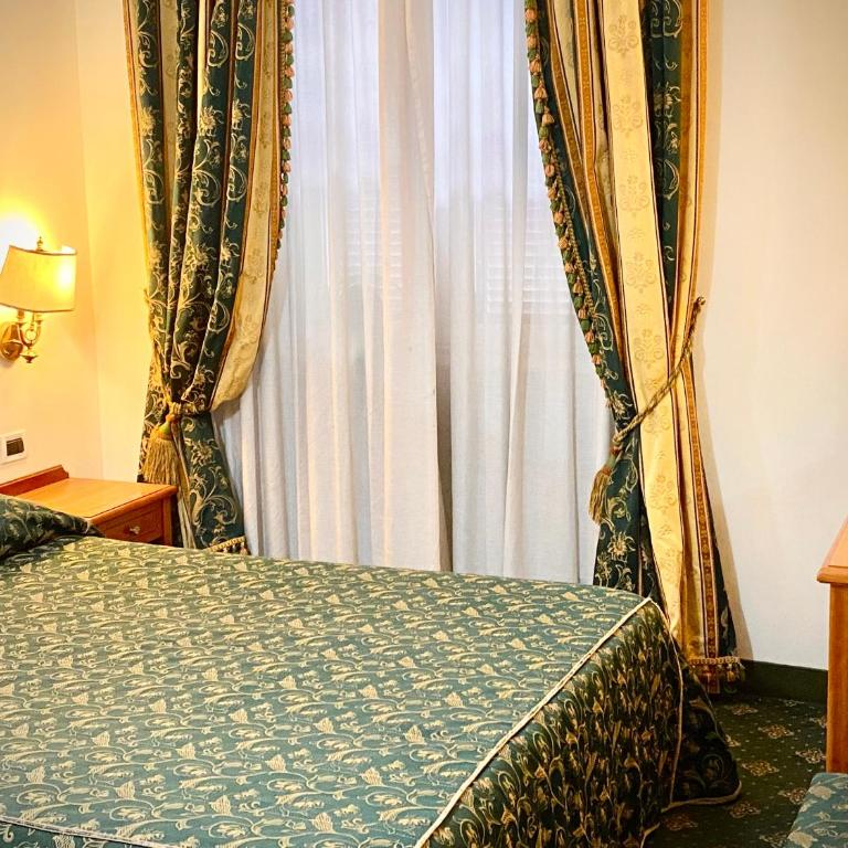 Hotel Champagne Palace - Camera Matrimoniale Standard - 1