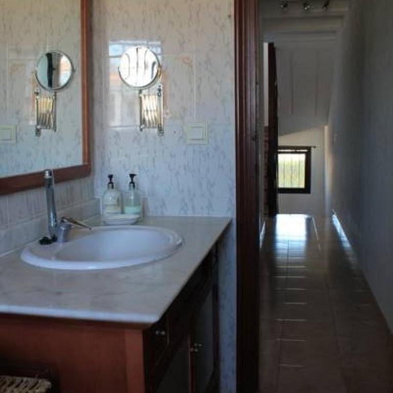Tita - Three-Bedroom House - 28
