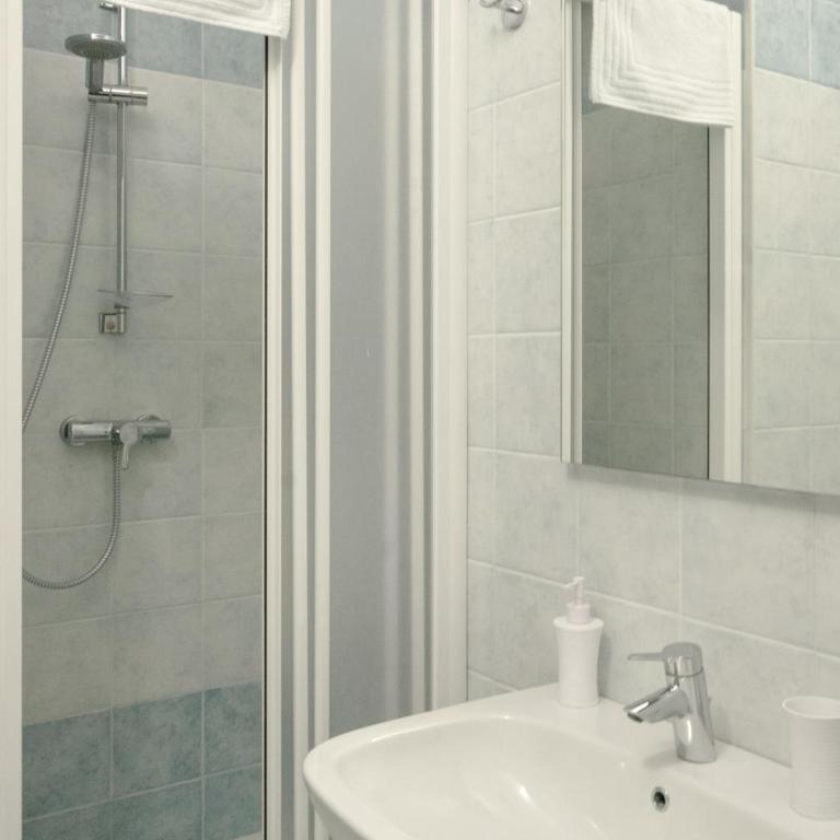 Il Tacco Dello Stivale - Camera Matrimoniale/Doppia con Letti Singoli con Bagno Privato - 1