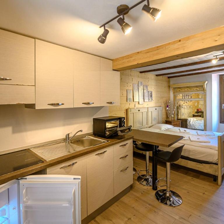 Casa Vacanza Nonna Pia I & III in "Piazza Basilica" - Habitación Doble con vistas al jardín - 12