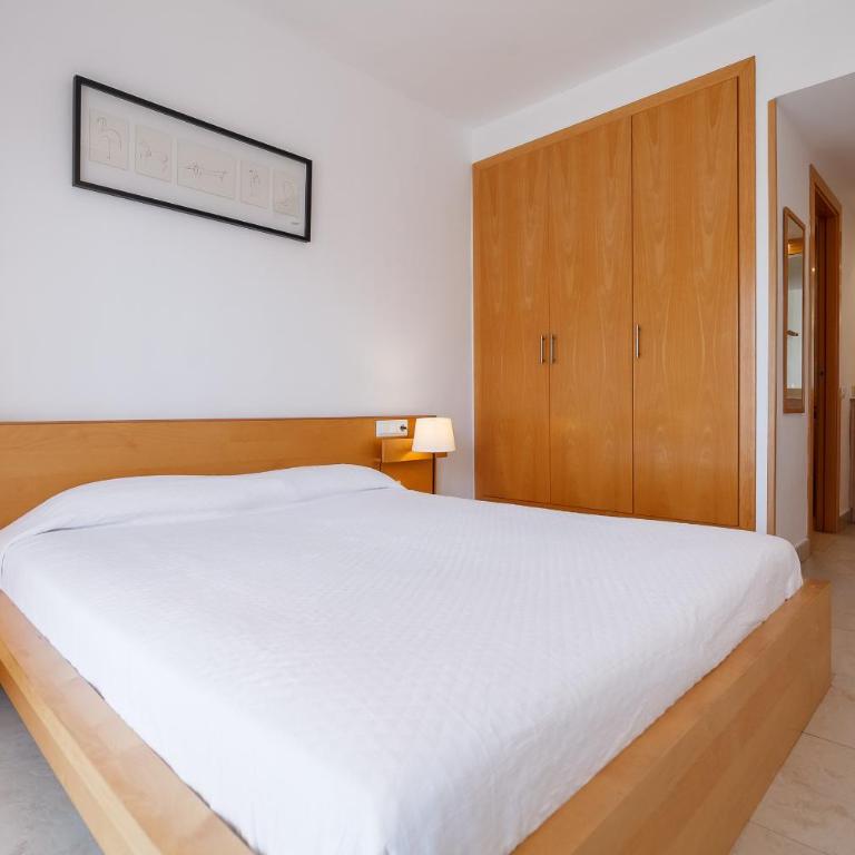 UHC Spa Aqquaria Family Complex - Two-Bedroom Apartment with Pool View - 13