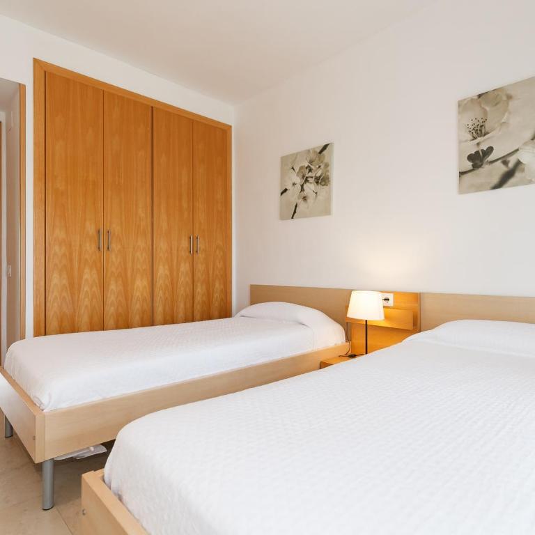 UHC Spa Aqquaria Family Complex - Two-Bedroom Apartment with Pool View - 15