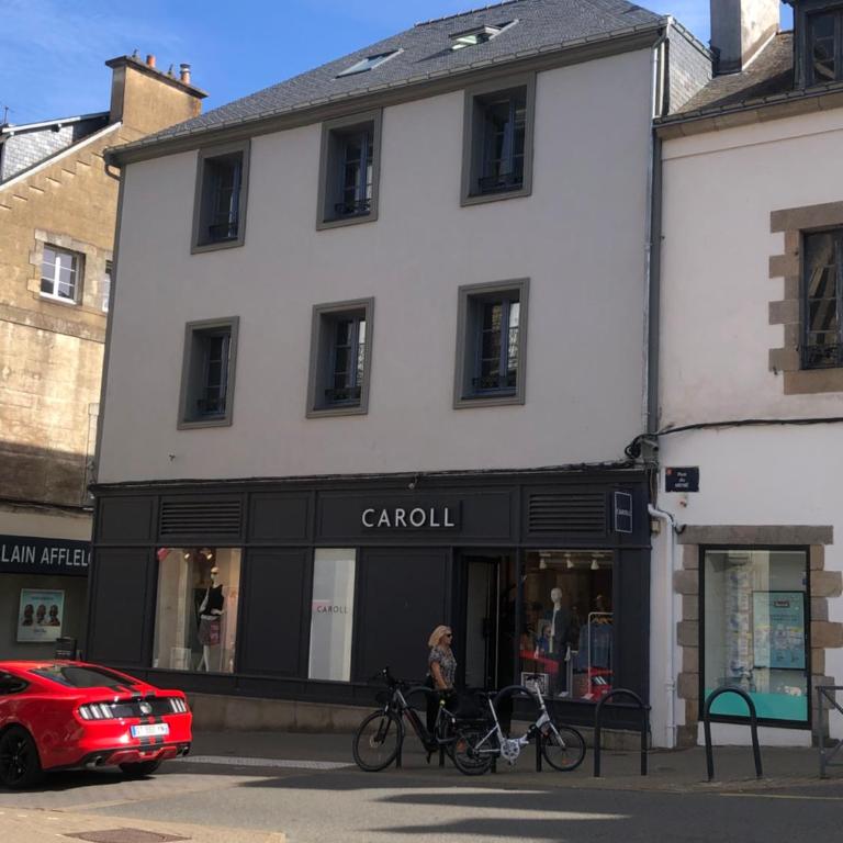 AU COEUR DE VANNES - VUE SUR LES REMPARTS - 2 CH - Two-Bedroom Apartment - 5
