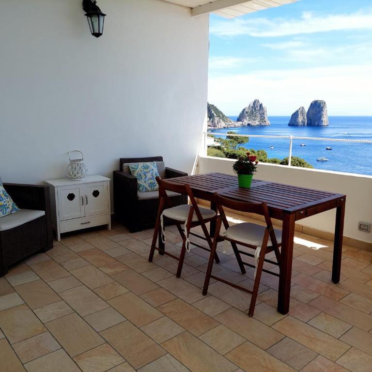 La Finestra sui Faraglioni - Appartamento con Vista Mare - 11