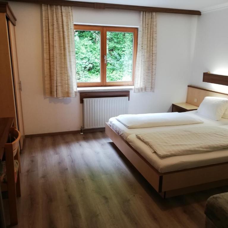 Hotel-Garni Seestrand - Doppelzimmer mit Zustellbett - 6