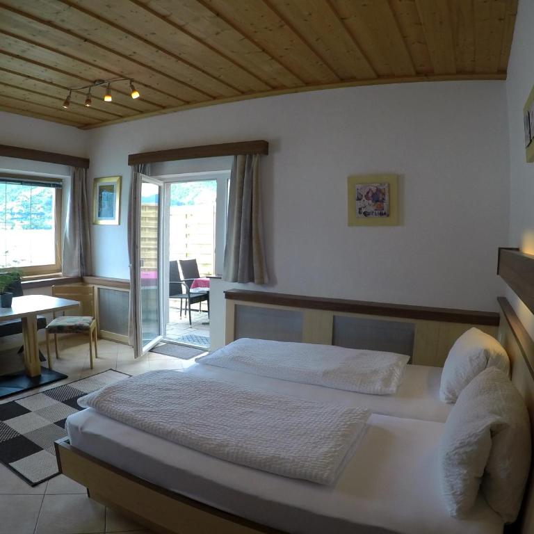 Hotel-Garni Seestrand - Familienzimmer mit Seeblick - 2