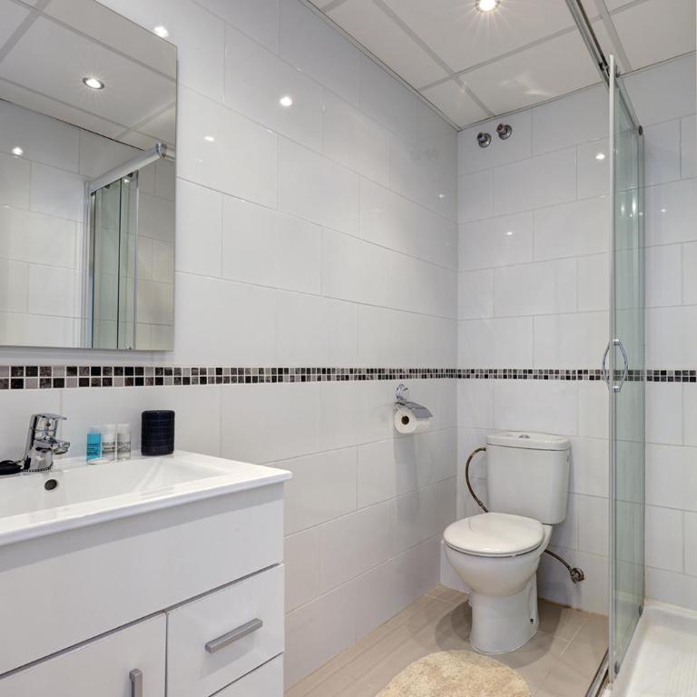 Quaint 2 Bedroom Townhouse with Pool close to Sea! - Chalet de 2 dormitorios - 29