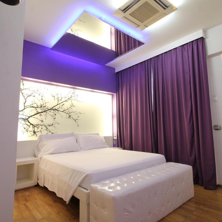 JC Hotel - Deluxe Double Room - 1