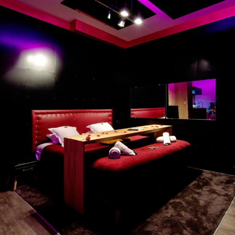 Mieuxqualhotel jacuzzi privatif Love room - Appartement 1 Chambre - 5