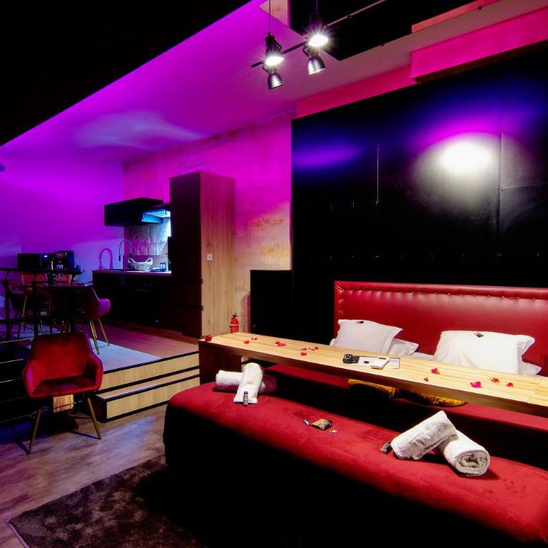 Mieuxqualhotel jacuzzi privatif Love room - Appartement 1 Chambre - 6