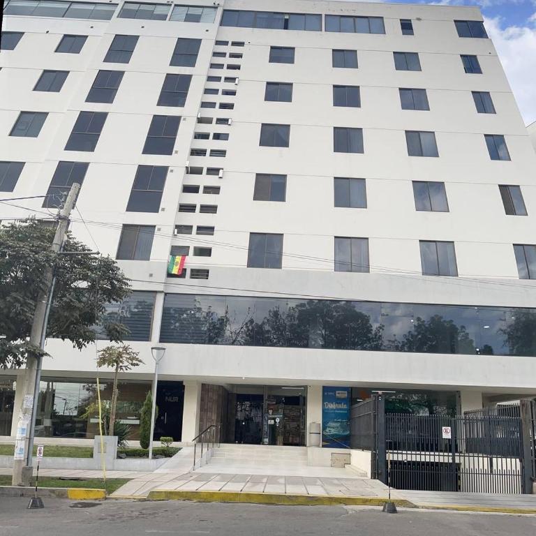 Lujoso depto. en ”Torre Nur” - Apartamento de 3 dormitorios - 1