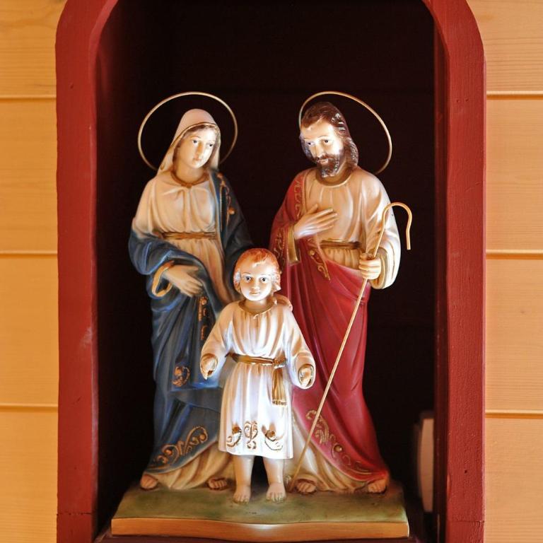 Bernadette' Cosy Flat - 3 minutes walk main door to sanctuary entrance- Old Town - Bernadette de Soubirous's neighborhood - Chapel for Prayer on site - Studio avec Balcon (Padre Pio) - 17