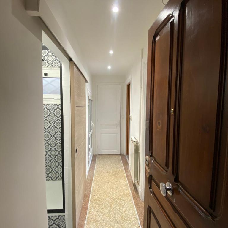 Charmant 2 Pièces au Port de Nice - Calme, Confort et Proximité Mer - Appartement 1 Chambre - 1