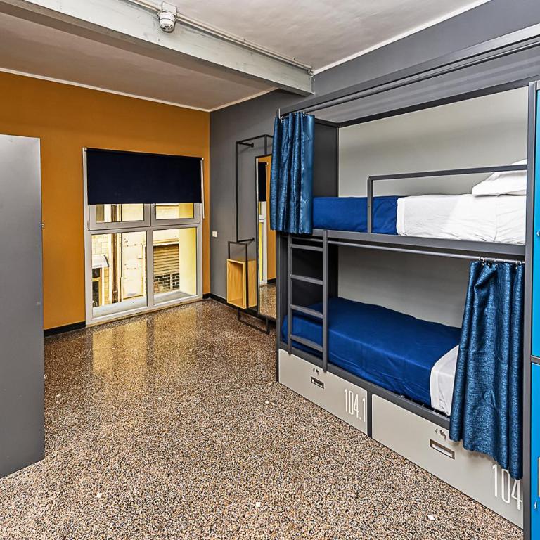 Marathon Hostel - Posto Letto in Dormitorio Misto con 6 Posti e Bagno Privato Esterno - 2