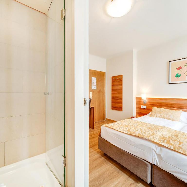 Hotel Astoria - Doppelzimmer - 11