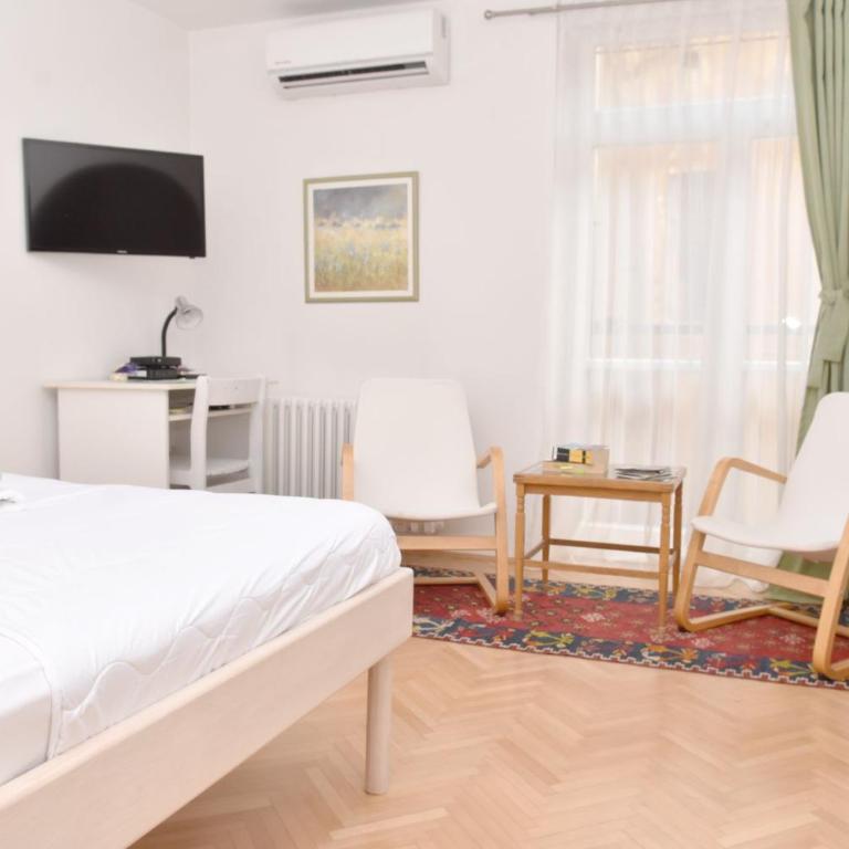 Charming Studio in City Center-Excellent Location - Apartman sa 1 Spavaćom Sobom - 1