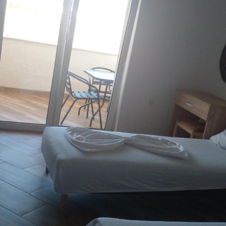 Marovac apartmani Velika Plaža - Apartment with Balcony - 3