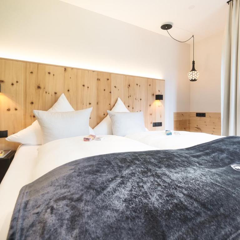 Hotel Die Arlbergerin - Deluxe Doppelzimmer mit Dusche - 2