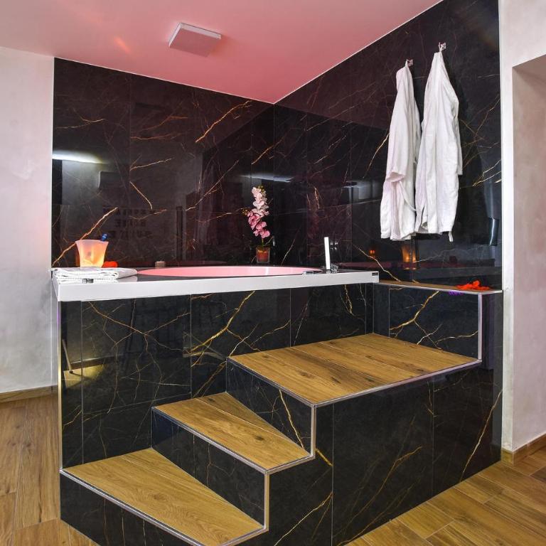 Suite Meghan Home - Two-Bedroom Holiday Home - 7
