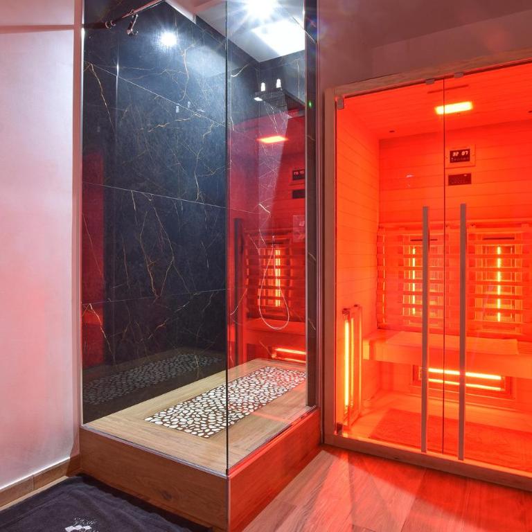 Suite Meghan Home - Two-Bedroom Holiday Home - 21