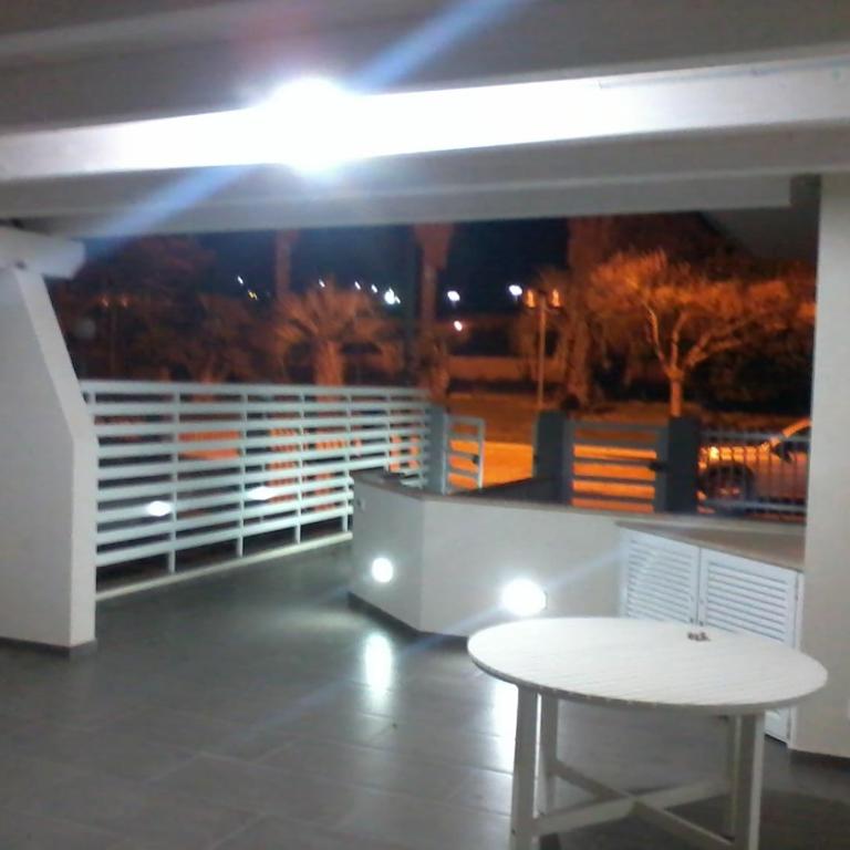 La Casa Bianca - Two-Bedroom House - 28