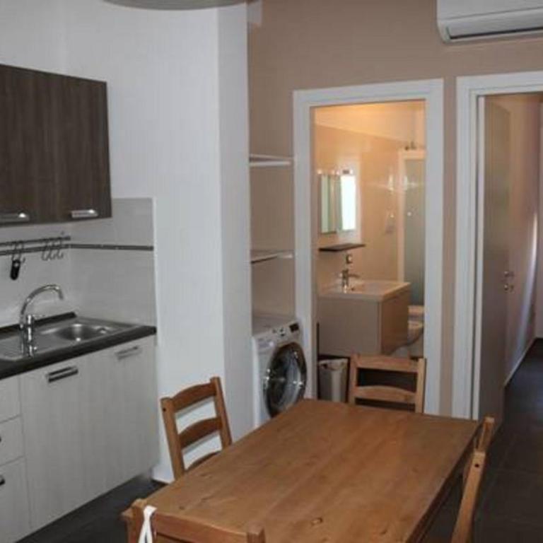 La Casa Bianca - Two-Bedroom House - 33