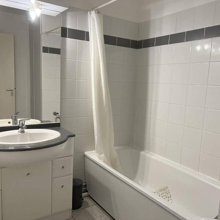 Appartement T2 calme avec terrasse et parking - 3 couchages - Appartement 1 Chambre - 10