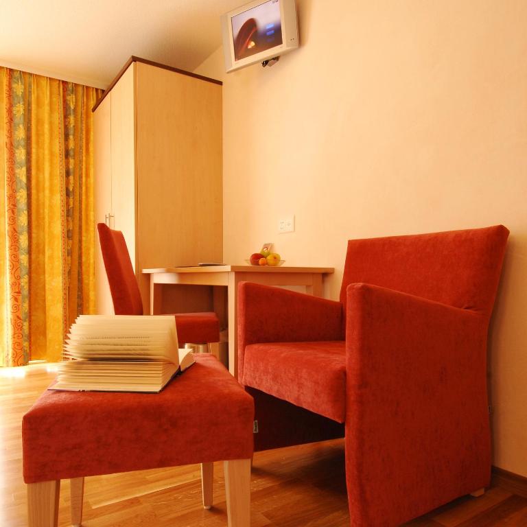 Hotel Viktoria-Leukerbad-Therme - Einzelzimmer mit Balkon, Zugang zum Spa und Nutzung der Seilbahn - 2