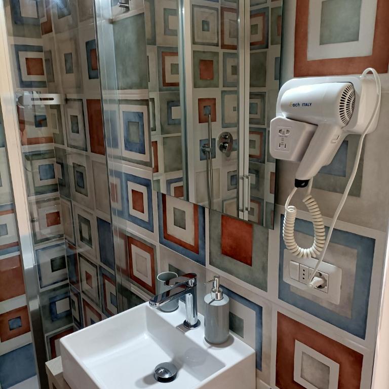 Affittacamere Il Chiostrino Guest House - Camera Matrimoniale con Bagno Privato - 3