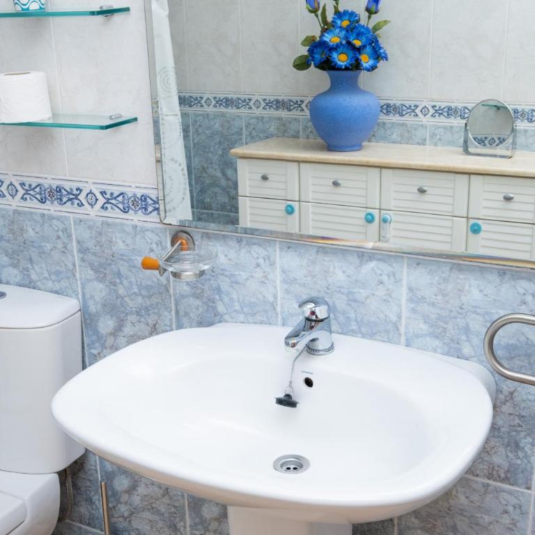 Global Vacacional, Apartamento con gran terraza en la playa de Canet de Berenguer - Apartamento - Planta baja - 35