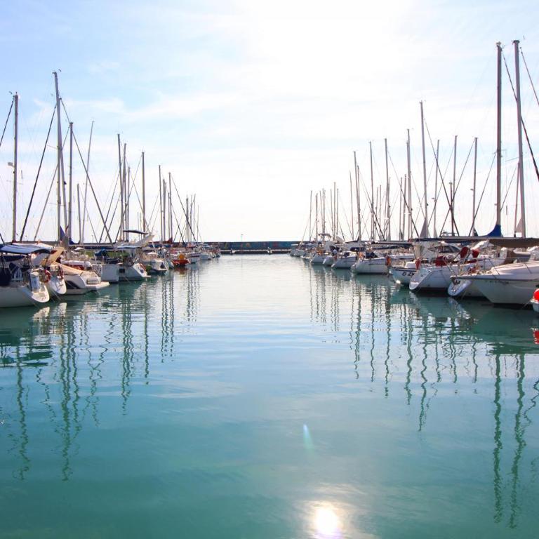 Global Vacacional, Apartamento con gran terraza en la playa de Canet de Berenguer - Apartamento - Planta baja - 1