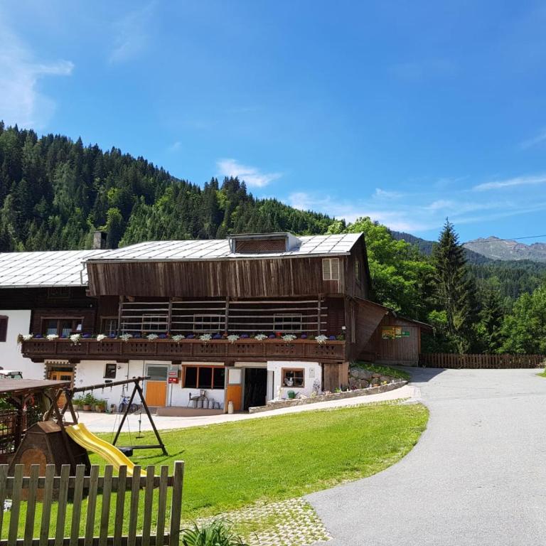 Bauernhof Pergila - Apartment mit 1 Schlafzimmer, Balkon und Bergblick - 1