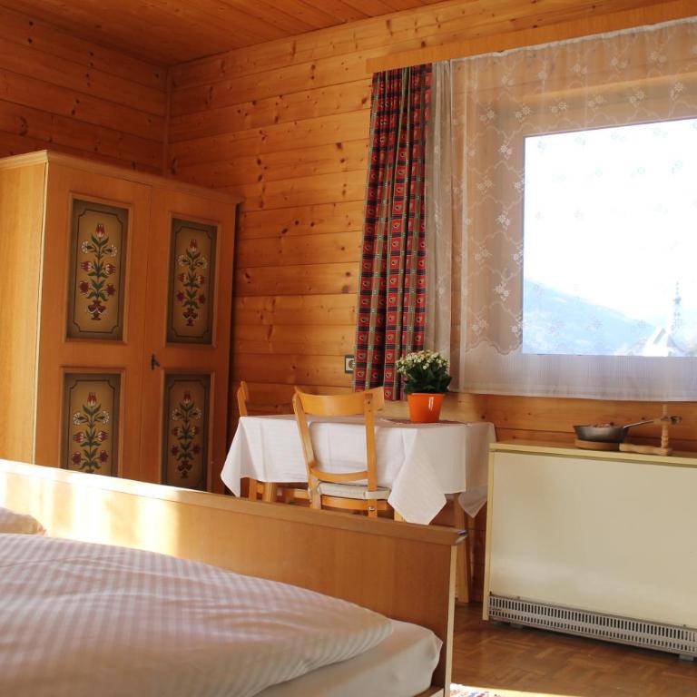 Gästehaus Moser - Doppelzimmer mit Gemeinschafts-WC - 5