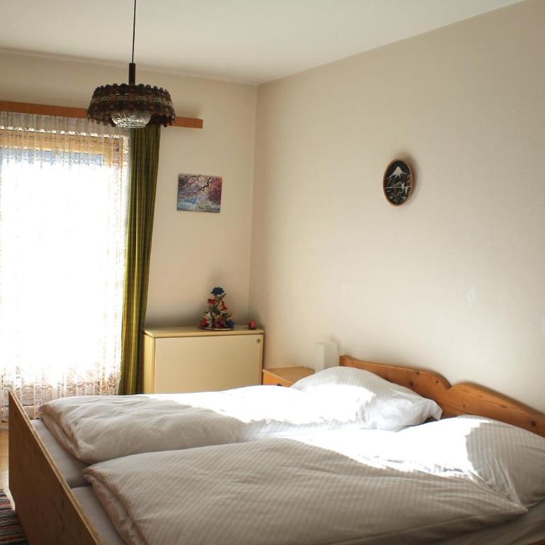 Gästehaus Moser - Doppelzimmer mit eigenem externen Bad - 3