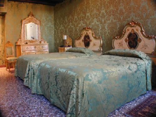 Hotel Palazzo Abadessa - Suite con Vista Canale - 11