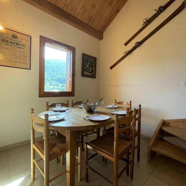 Duplex 64m² 5 pièces, 8 pers., Parking, animaux bienvenus - Briançon - FR-1-330C-132 - Appartement - 3