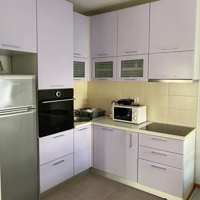 New apartment in centre of Budva - Apartman s 1 Spavaćom Sobom i Terasom - 4