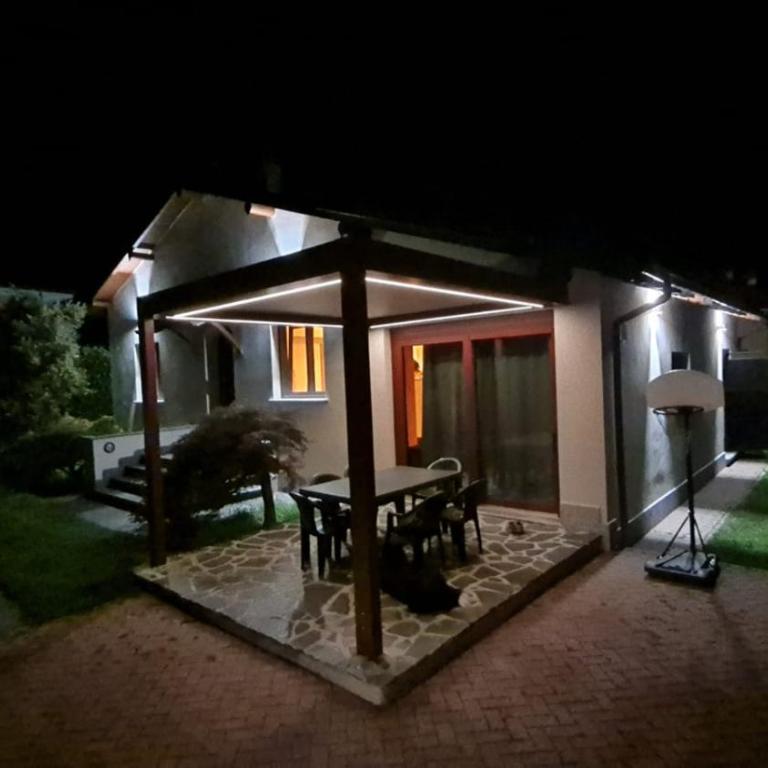 VILLA IRIS Three Bedroom Private Garden Bike&Boat&Scooter Lake Como - Villa con 3 Camere da Letto - 3