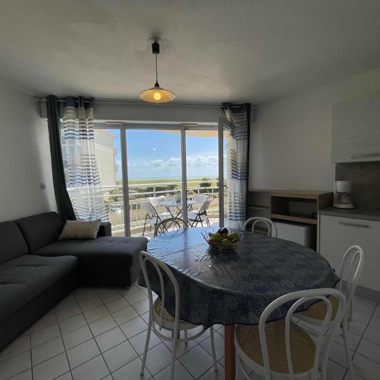 Appartement 3 pièces avec balcon, piscine et parking à proximité de la mer - 6 couchages - FR-1-224C-188 - Apartment (6 Erwachsene) - 1