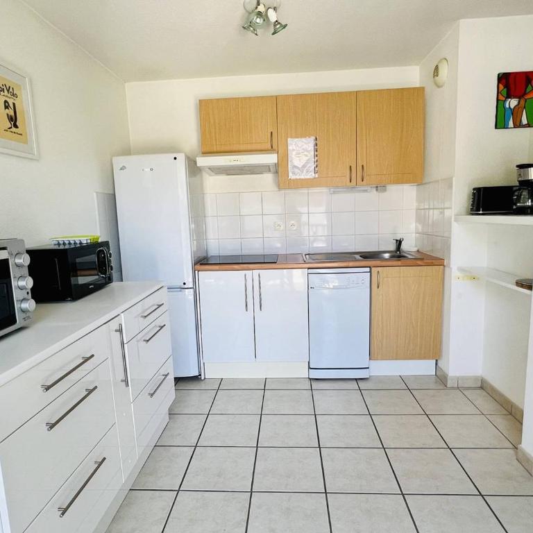 Cambo : T2 Confortable avec Wifi et Parking - One-Bedroom Apartment - 2