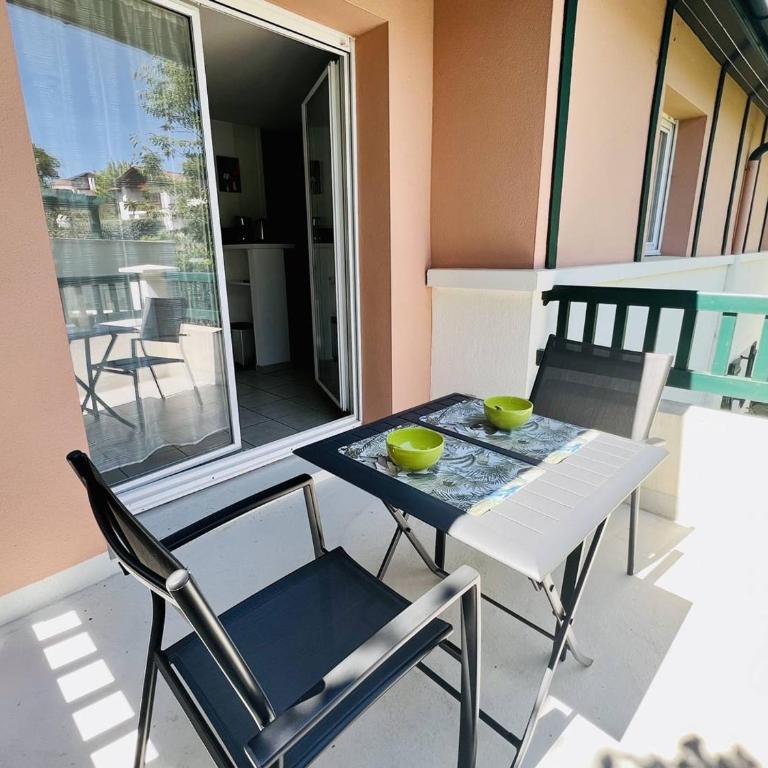 Cambo : T2 Confortable avec Wifi et Parking - One-Bedroom Apartment - 9