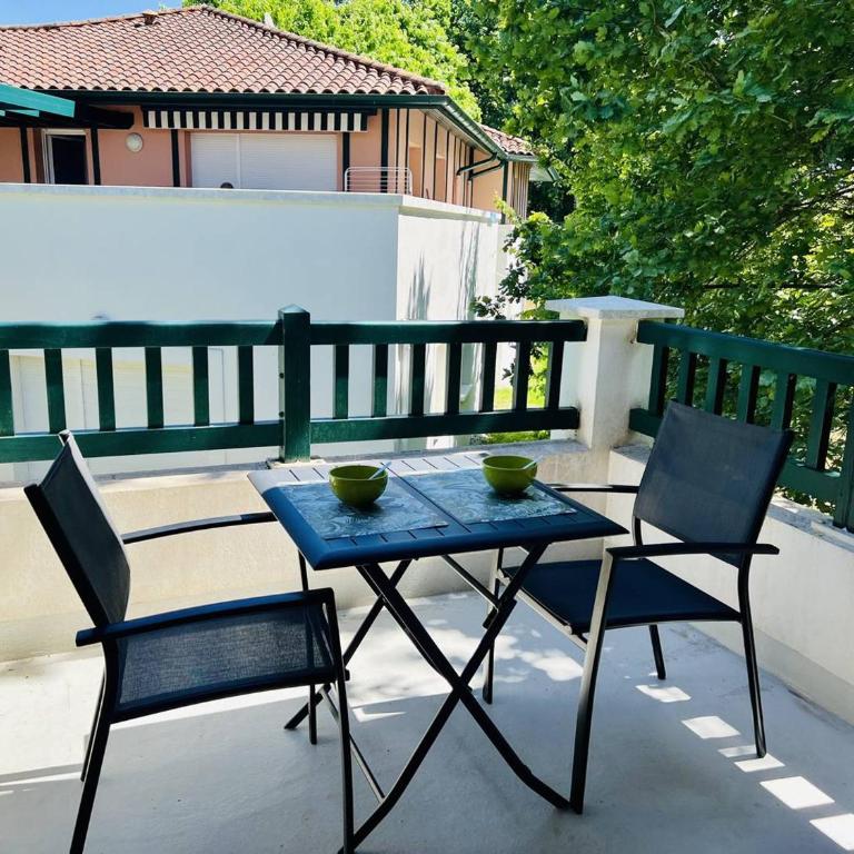 Cambo : T2 Confortable avec Wifi et Parking - One-Bedroom Apartment - 10