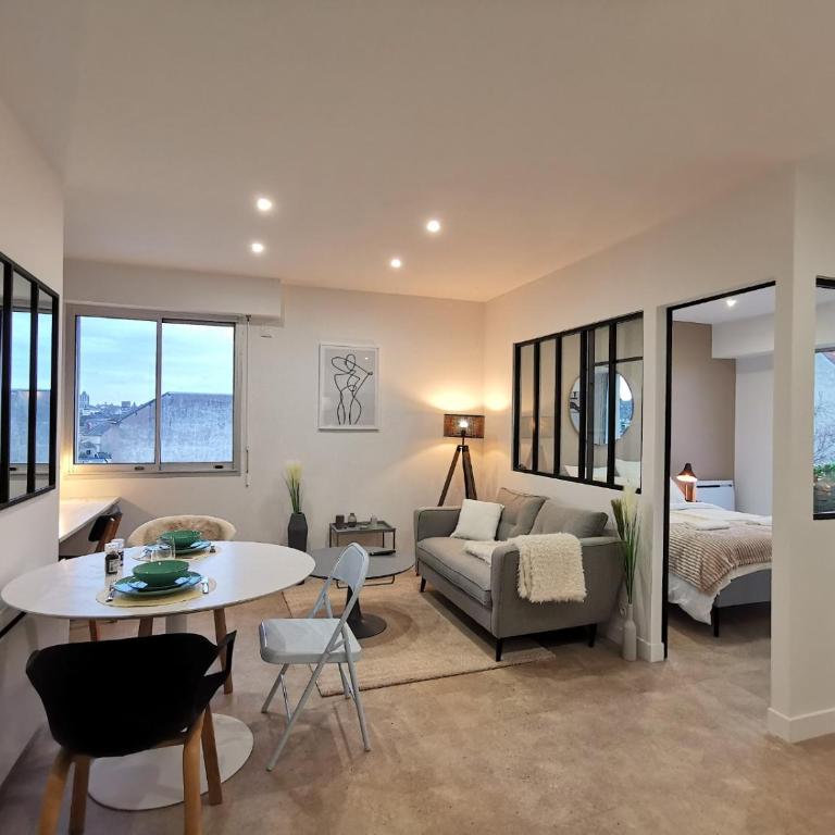 La Verrière - cocon lumineux & confort - balcon et parking gratuit sur place - Appartement 1 Chambre - 3