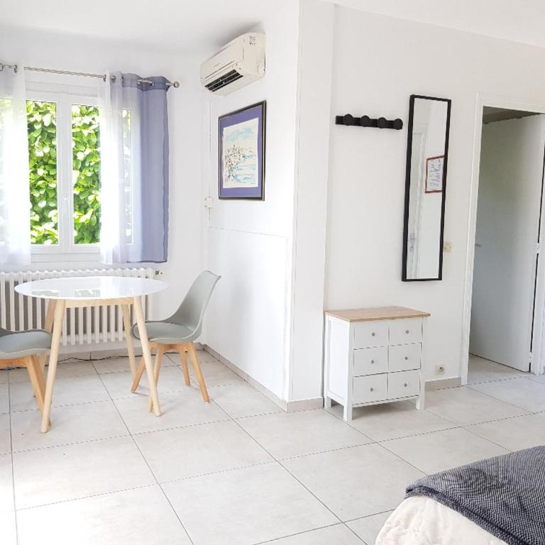 Studio au calme, proche commerces et plages - Appartement 1 Chambre - 1