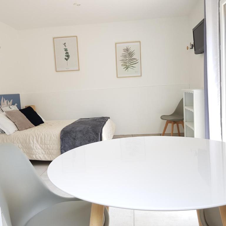 Studio au calme, proche commerces et plages - Appartement 1 Chambre - 4