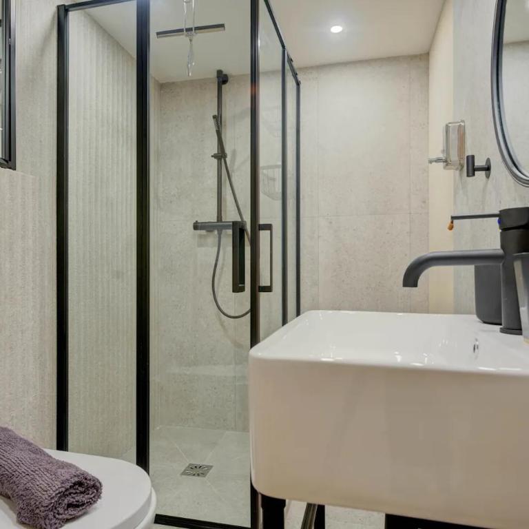 Duplex Studio Apt Mezzanine near Shops & Cafes - Appartement 1 Chambre - 9