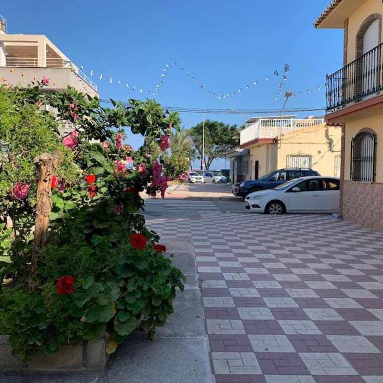 En la 2a línea en Torre del Mar - Apartamento de 2 dormitorios - 34