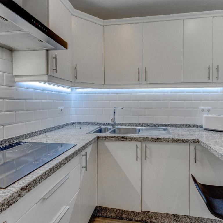 Heated Pool Stylish 3 Bedrm Apartment Los Cristianos - Apartamento de 3 dormitorios - 3