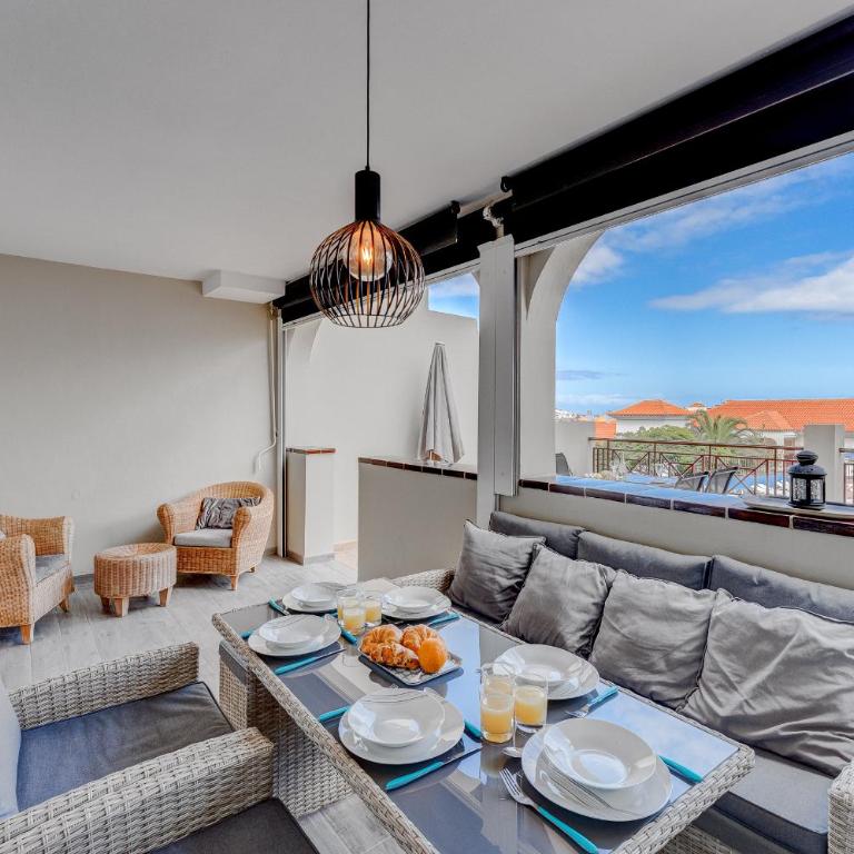 Heated Pool Stylish 3 Bedrm Apartment Los Cristianos - Apartamento de 3 dormitorios - 1